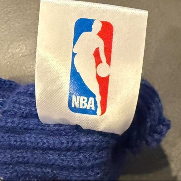 NWT Philadelphia 76ers winter gloves. Adult one size - Picture 4 of 4